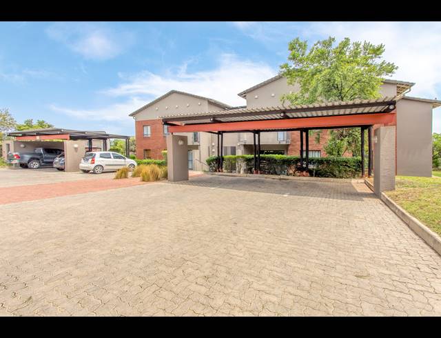 1 BEDROOM APARTMENT FOR SALE IN JACKAL CREEK GOLF ESTATE